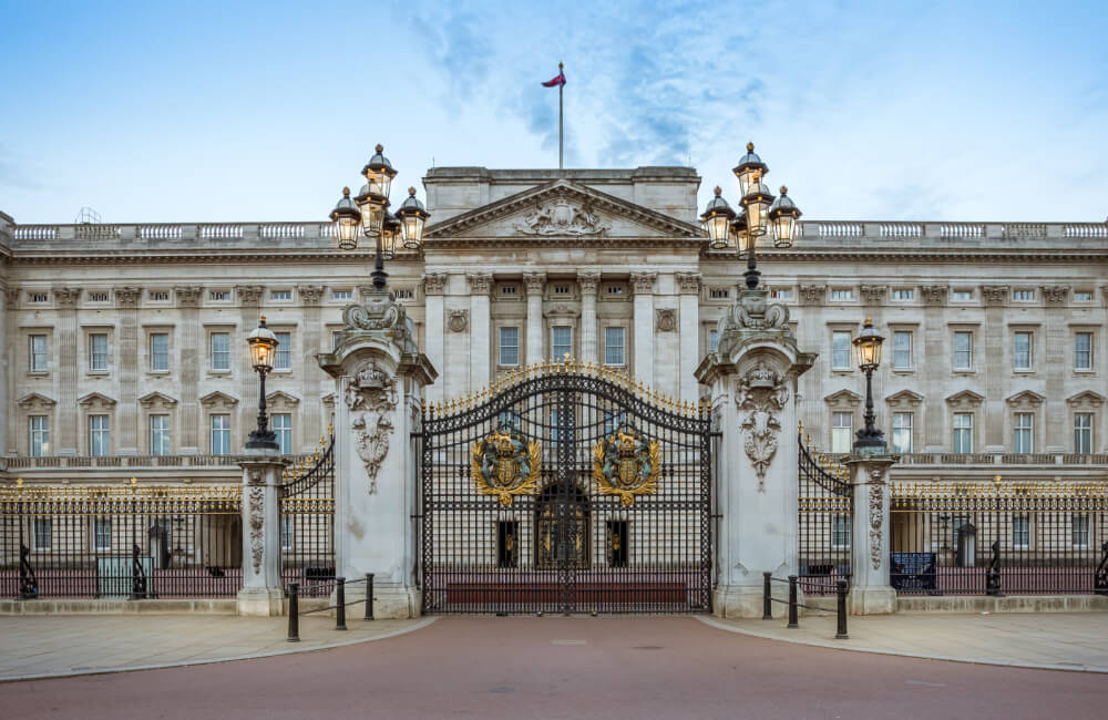 Six Royal Residences @HVRIS / Shutterstock.com